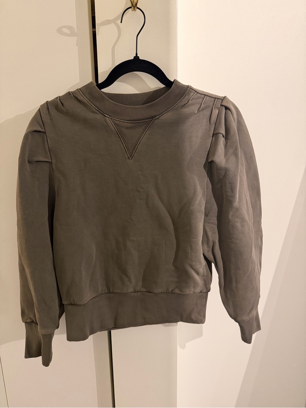 Frame Olive Shirred Shoulder Crewneck Sweatshirt with Pleated Shoulders - Picture 3 of 7